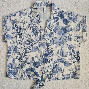 Mia And Tess Top Button Up Blue And White With Plant Patterns Size Large